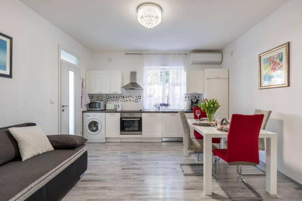 Buki **** Appartement Split
